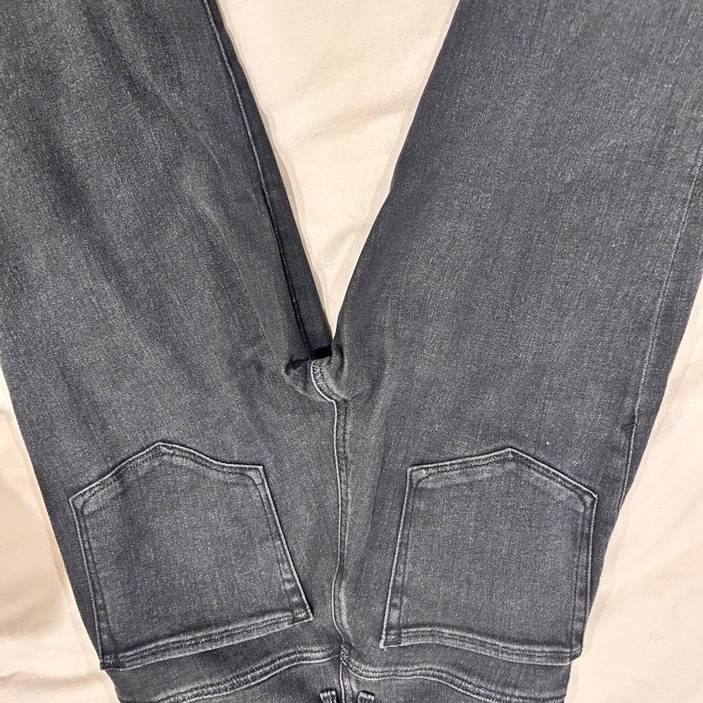 Good American Good Legs CROP Straight Jeans - Picture 7 of 7